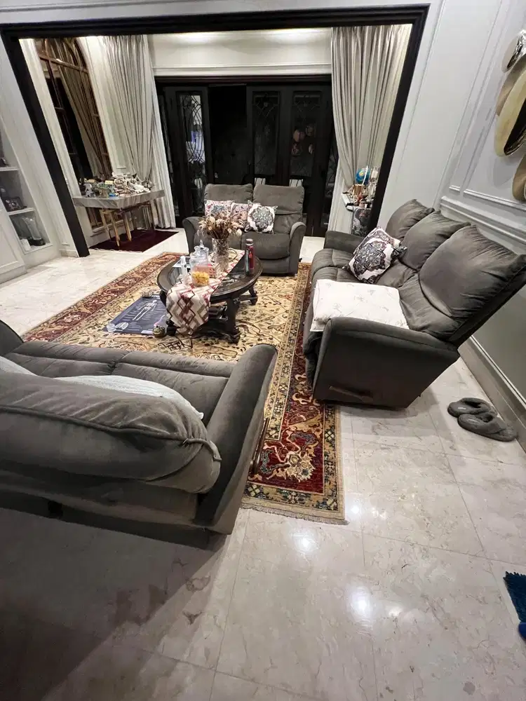 Dijual sofa bekas merek Laz boy
