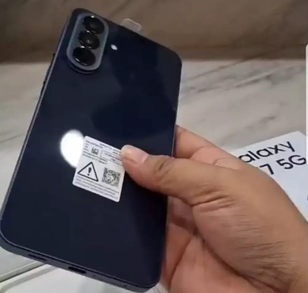 Samsung A57 5G 8/257 gb baru cuma buka segel.buat cek fungsi saja