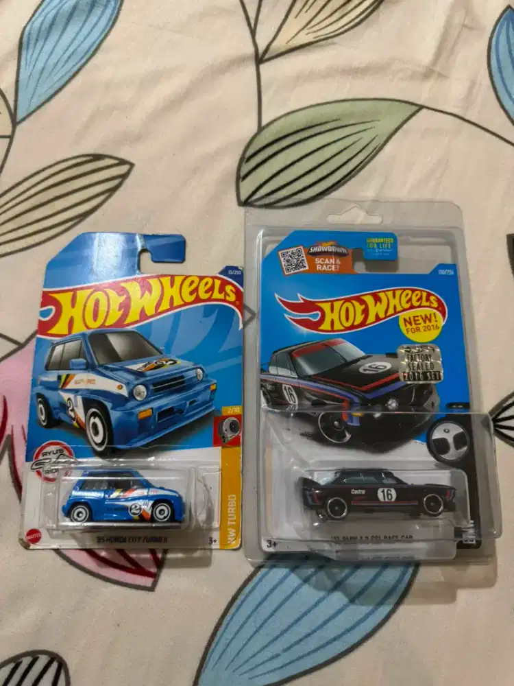 Hot Wheels Paketan, BMW 3.0 CSL dan Honda Civic Turbo II Masih Bagus