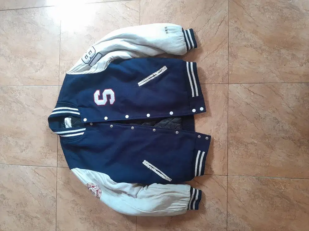 Jaket varsity seol
