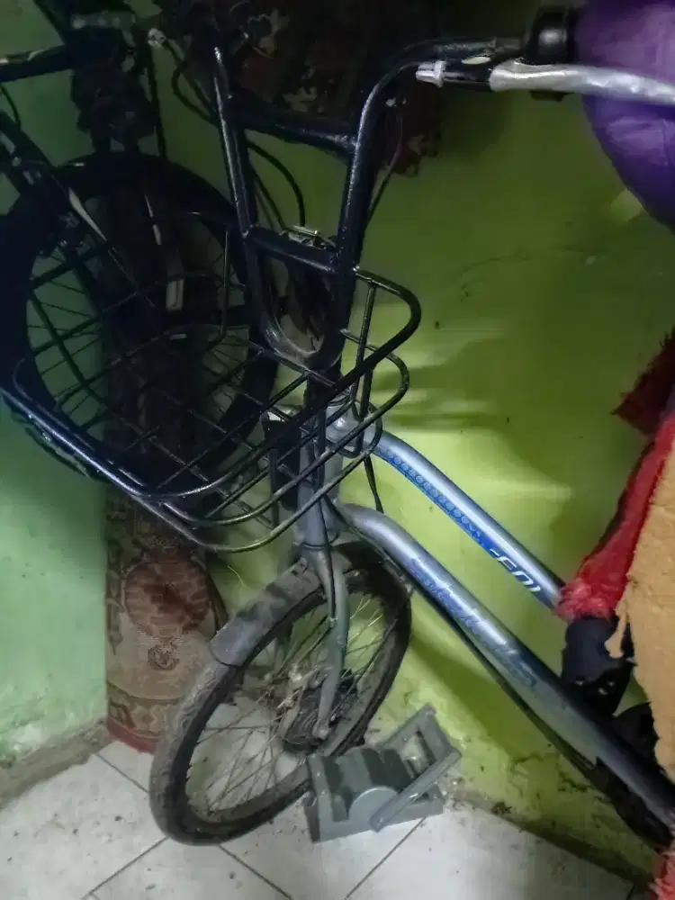 Sepeda listrik selis