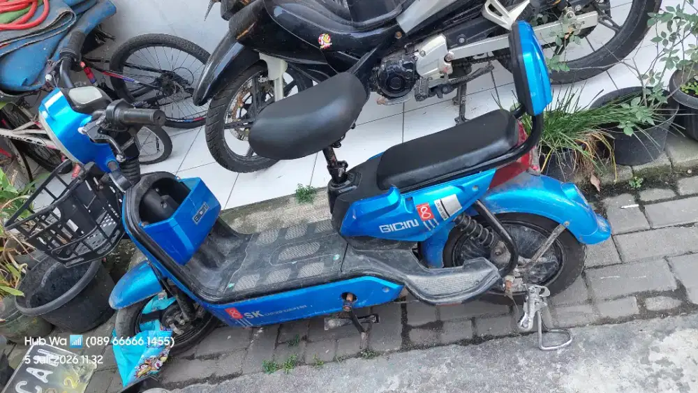 Dijual cepat murah dibawah pasaran sepeda listrik selis gicin 8 normal