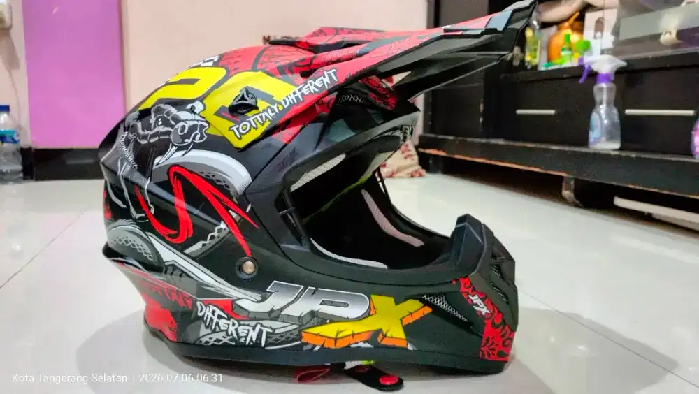 Helm Cross JPX Like New