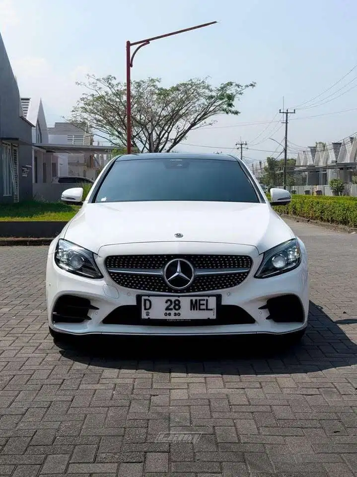 Mercedes-Benz C300 2021 Bensin