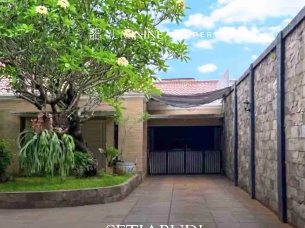 DIJUAL RUMAH LUAS, COCOK UNTUK USAHA DI SETIA BUDI, BANDUNG, JAWA BARAT