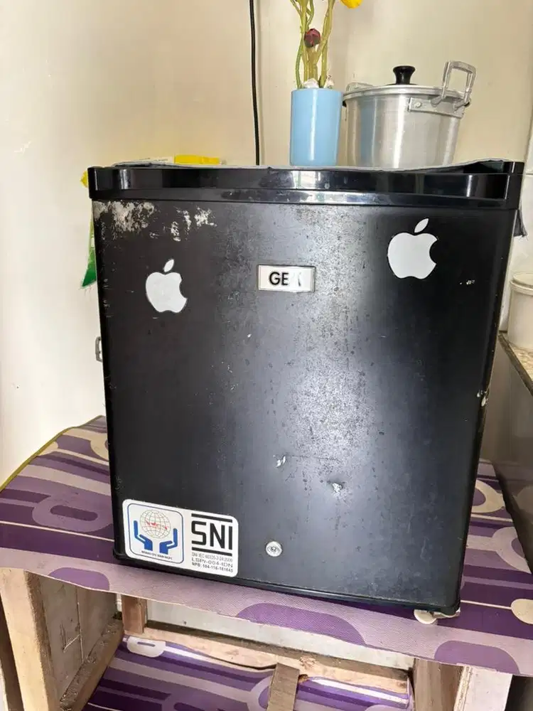 Di jual kulkas 1 pintu