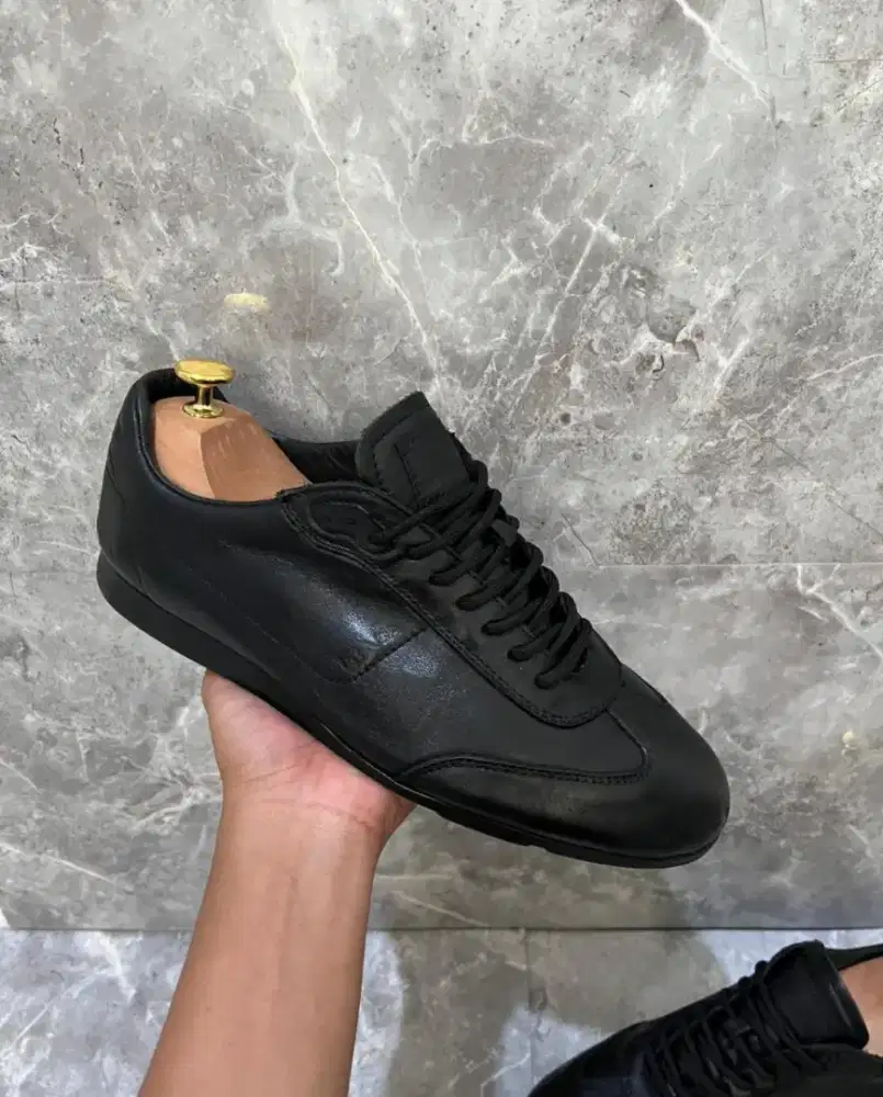 Sepatu Prada snakers original size 41