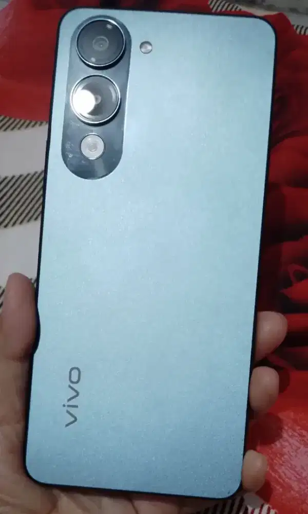 Di jual hp vivo y04s masih ori mulus dan bagus belum pernah service.