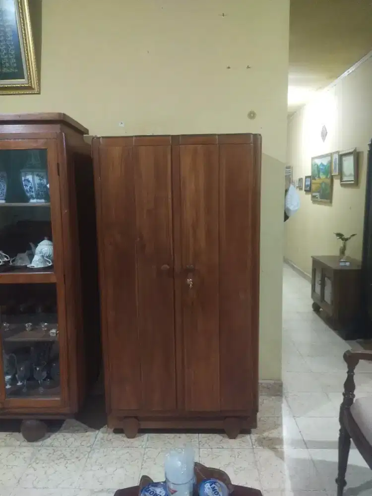 Lemari pakaian anak jati