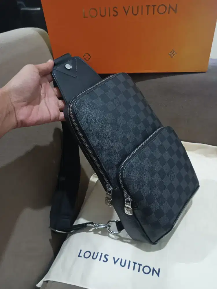 Tas slempang Louis Vuitton original second