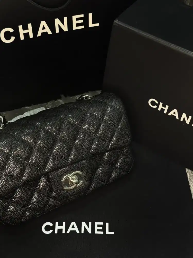 Tas Preloved Chanel Mini Classic Flap Black Caviar Leather SHW