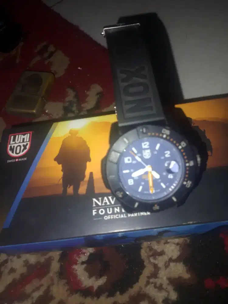 jam tangan luminox