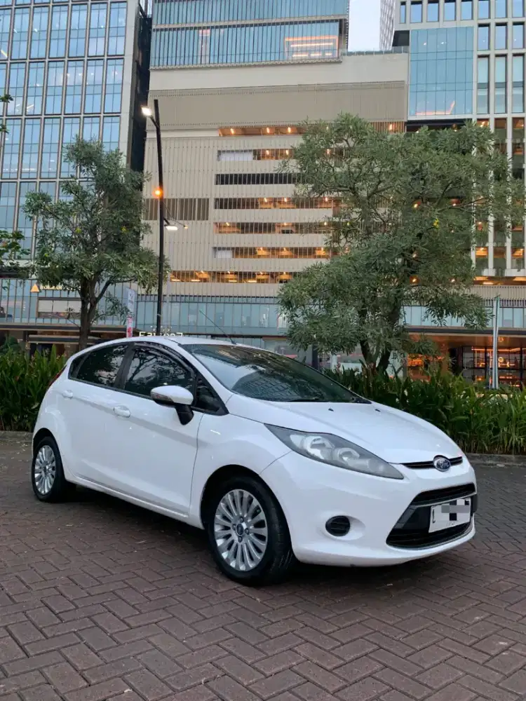 Ford Fiesta 1.4 CC Trend Automatic 2012