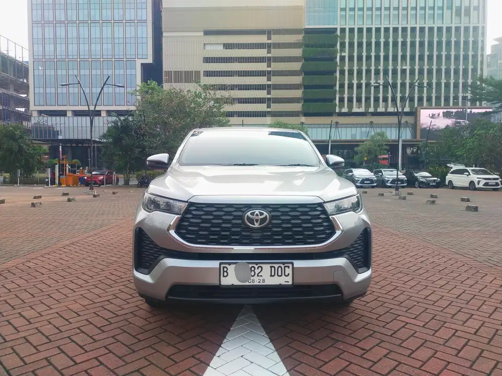 ( km 16 rb ) ZENIX G HYBRID 2023 termurah seolx
