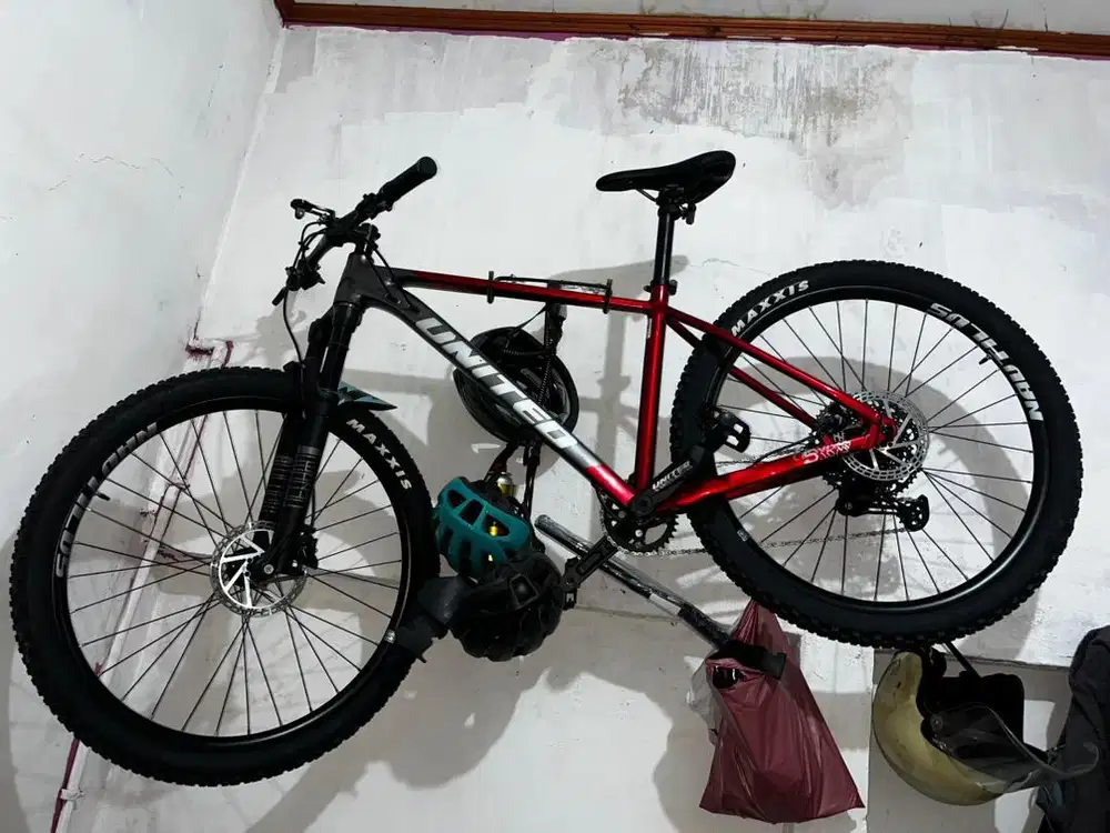 united clovis 5.10 ban 27.5 ukuran M like new