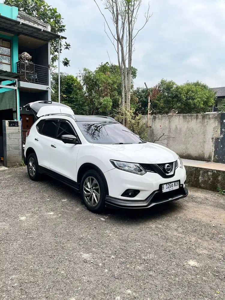 Dijual Xtrail 2.5 T32 2015 kondisi siap pake