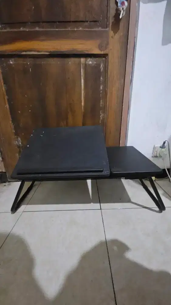Meja Bekas Pakai