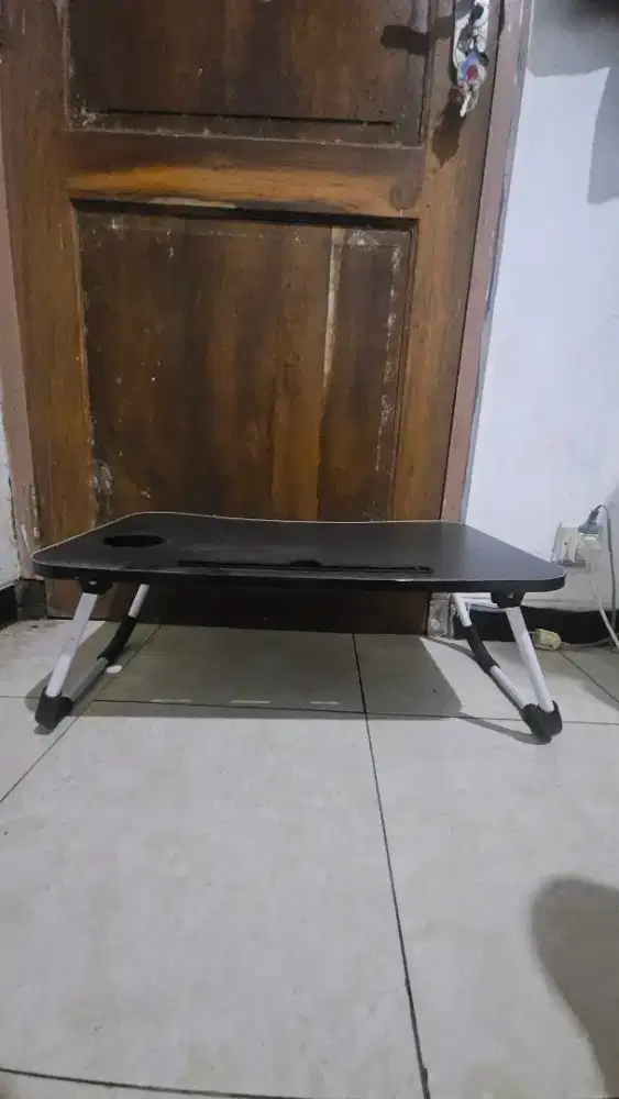 Meja Bekas Pakai