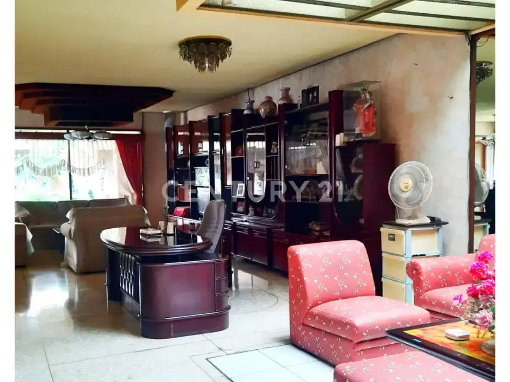 Rumah Luas Dan Terawat Ciateul Bandung (ra)