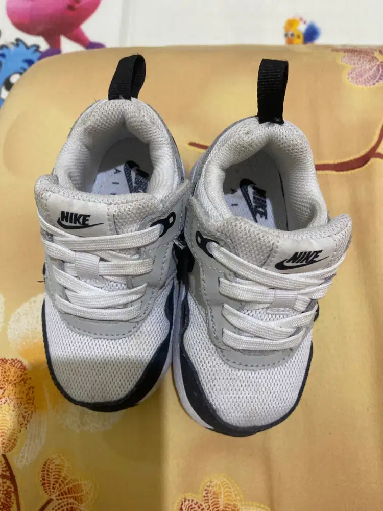 Sepatu bayi merk Nike air, ukuran 22