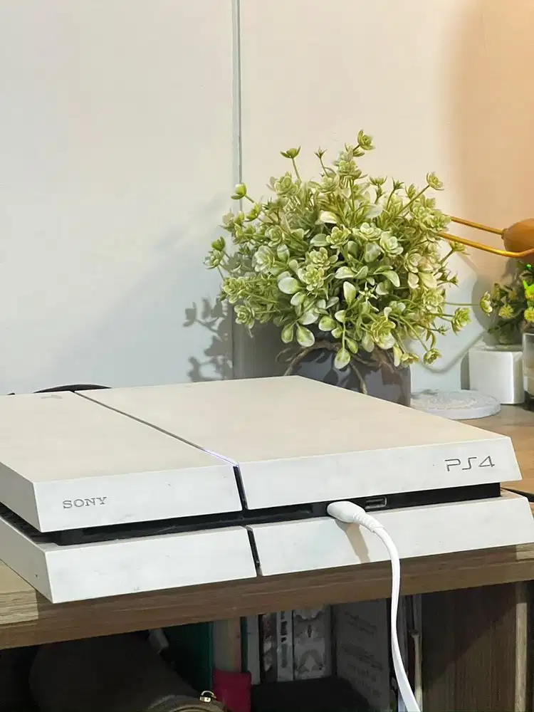 PS4 Slim putih 500gb
