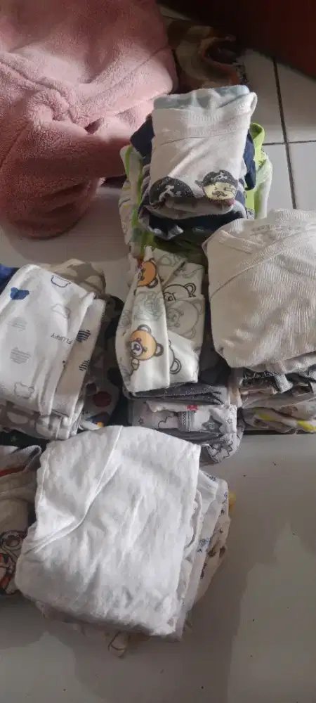 Baju bekas dan baju bayik
