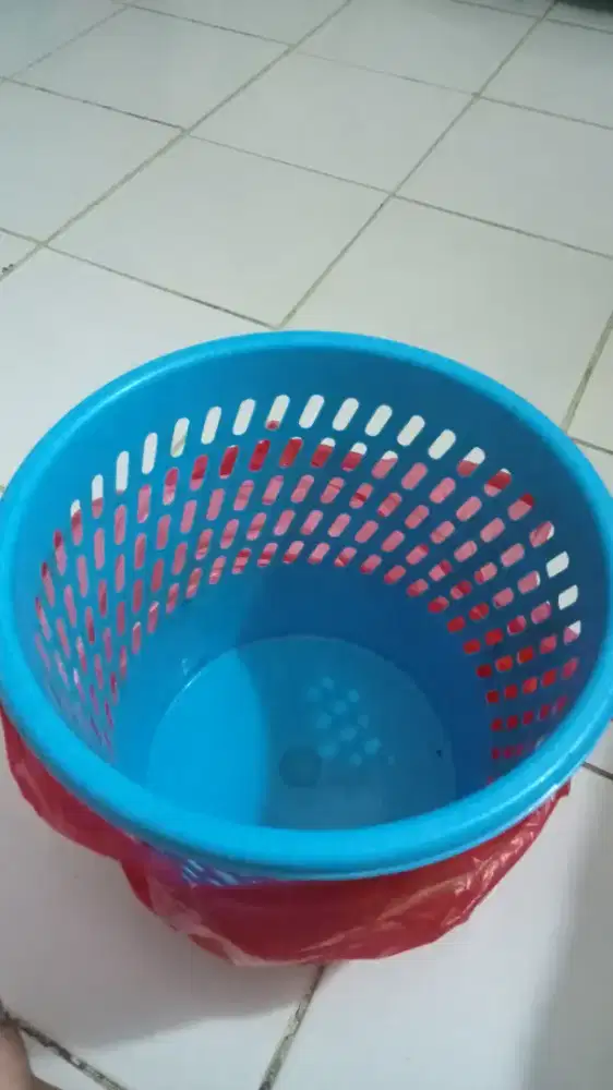 Tempat sampah lion star