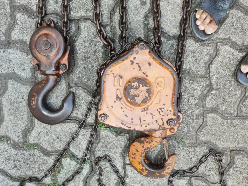 Tackel chains block