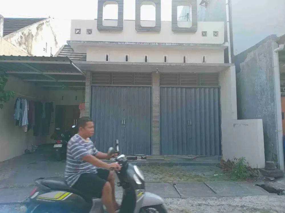 Rumah pinggir aspal, ada ruko nya 2 plong,cocok utk usaha lokasi di Sonopakis barat kampus UPY atau IKIP PGRI,