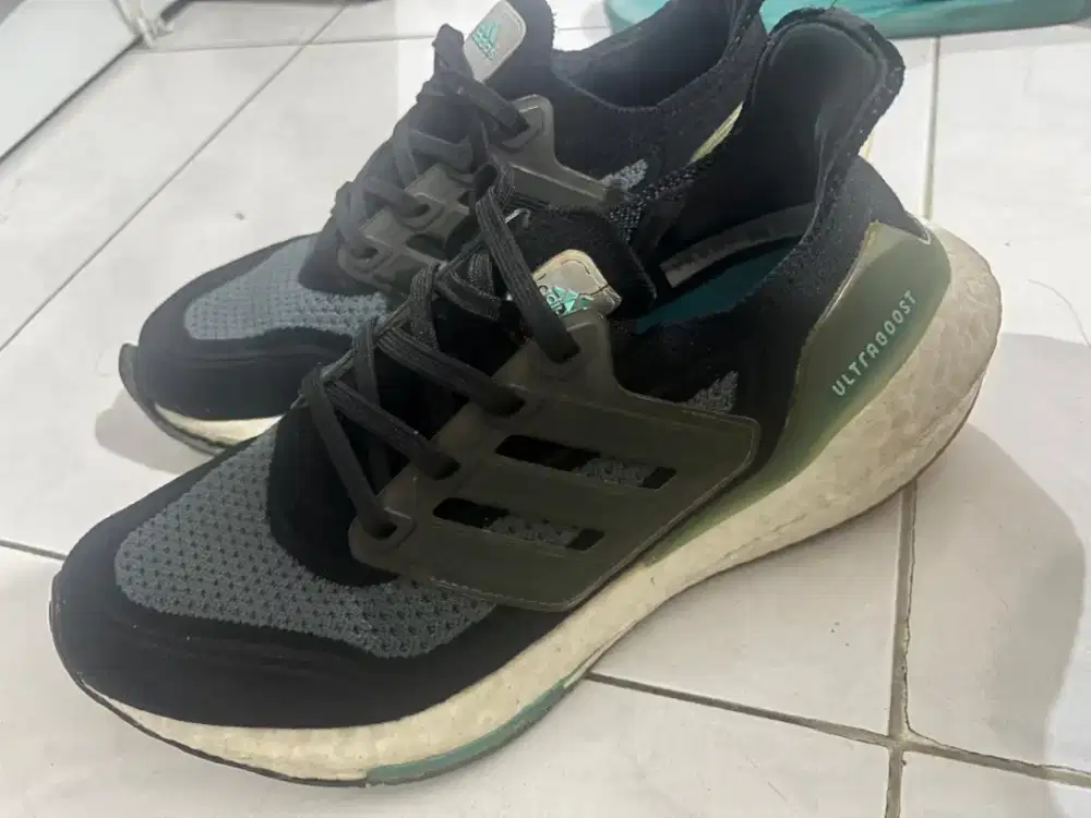 Sepatu Adidas Ultraboost Size 38 2/3