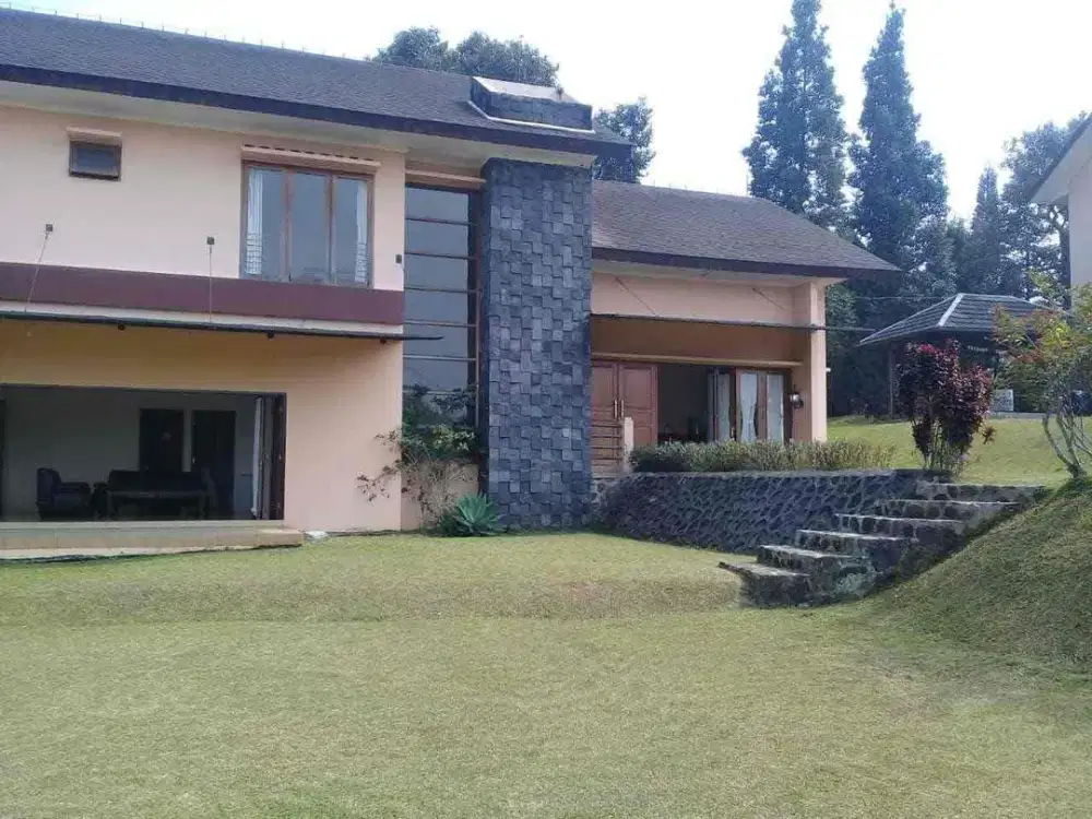 Dijual Villa di Mega Mendung Bogor