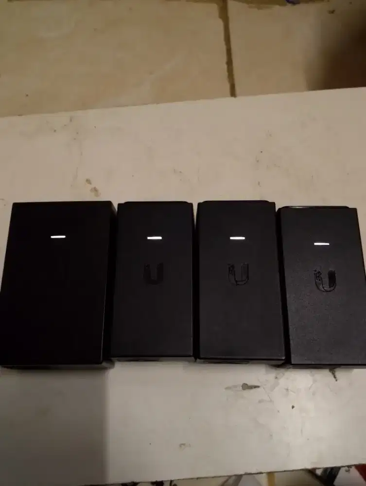 Switch poe adaptor ubiquty 24 volt