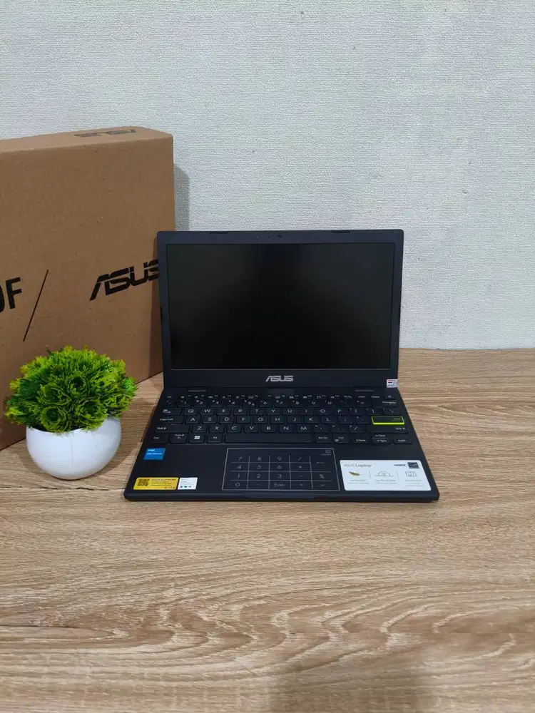 New Asus Vivobook E210KA Celeron N4500 RAM 8GB SD 128GB Numpad
