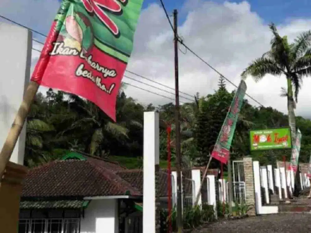 Dijual Cepat Villa  | Rumah Makan | Resto Lahan 1.700 m2 Siap Pakai di Jalan Raya Garut Tasik,  Cilawu Garut