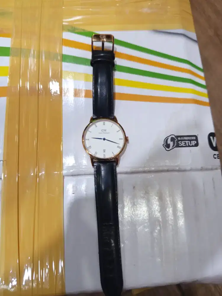 Jam tangan dw asli