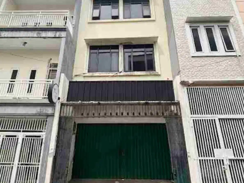disewakan Ruko Ampera Jakarta Pusat 3½ Lantai siap Huni 5.5 x 15 minat? 130juta/th