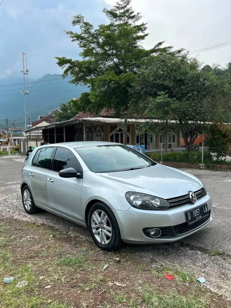 Jual Cepat VW Golf th 2011 Automatic Pedal Shift + Free Per Ceper
