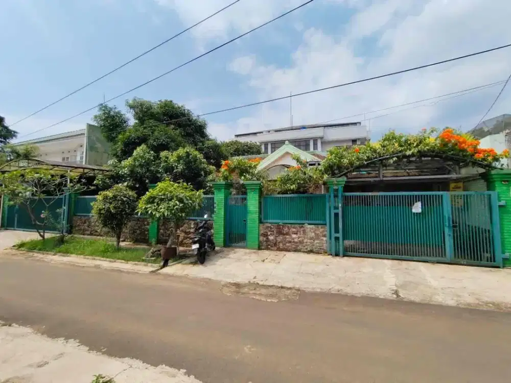 Dijual rumah di tengah kota