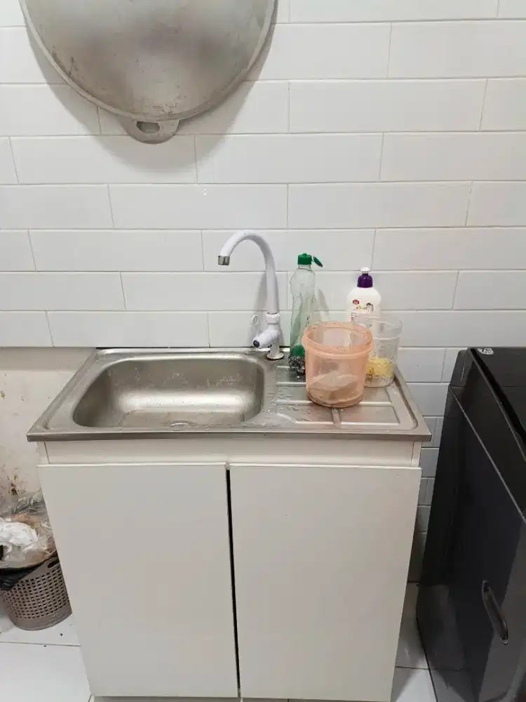Kitchen sink dan kabinet dapur