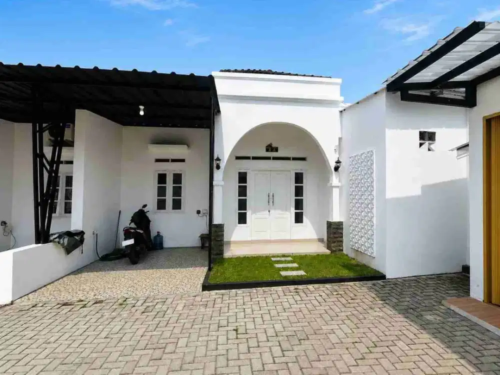 Rumah Hook Cantik Semi Furnished di Bandar Lampung