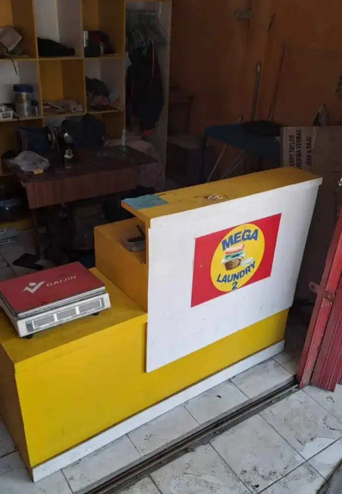 Meja dan Rak Laundry