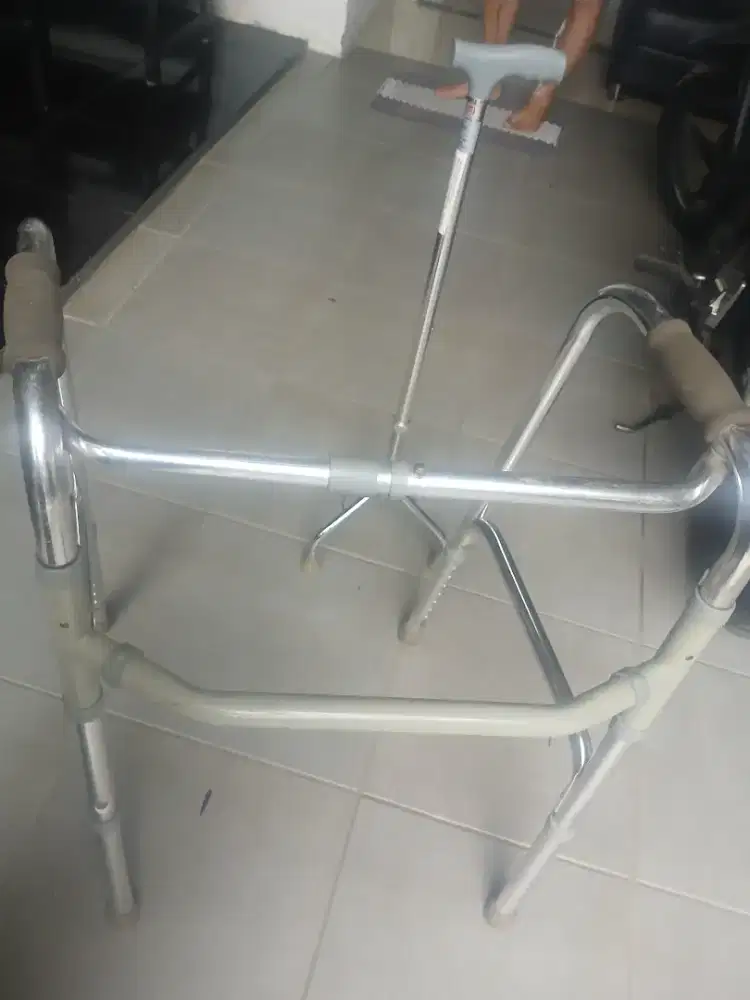 Di jual tongkat kaki 3