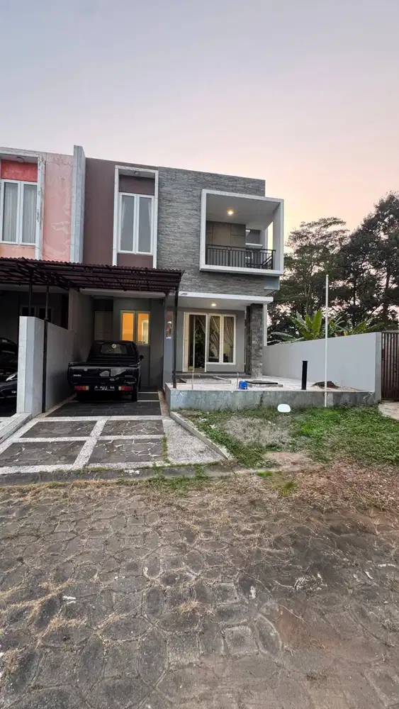 Rumah bonus kolam renang di banyumanik semarang
