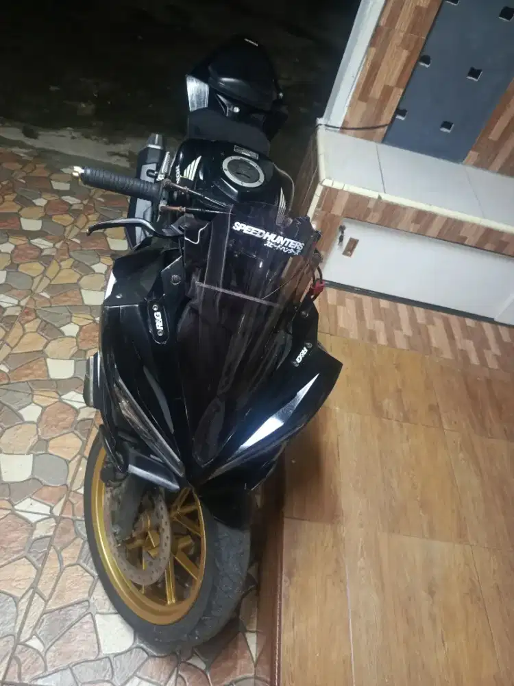 Jual CBR 150R facelift 10jt