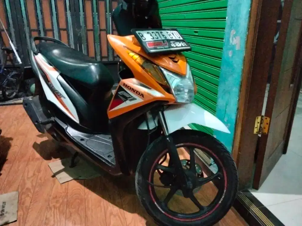 Di Jual Honda Beat 2014, Surat lengkap, Pajak Panjang.