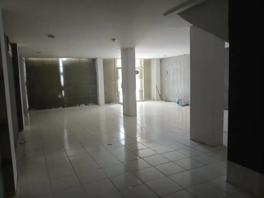 DISEWAKAN RUKO GANDENG 3 LANTAI DI FATMAWATI