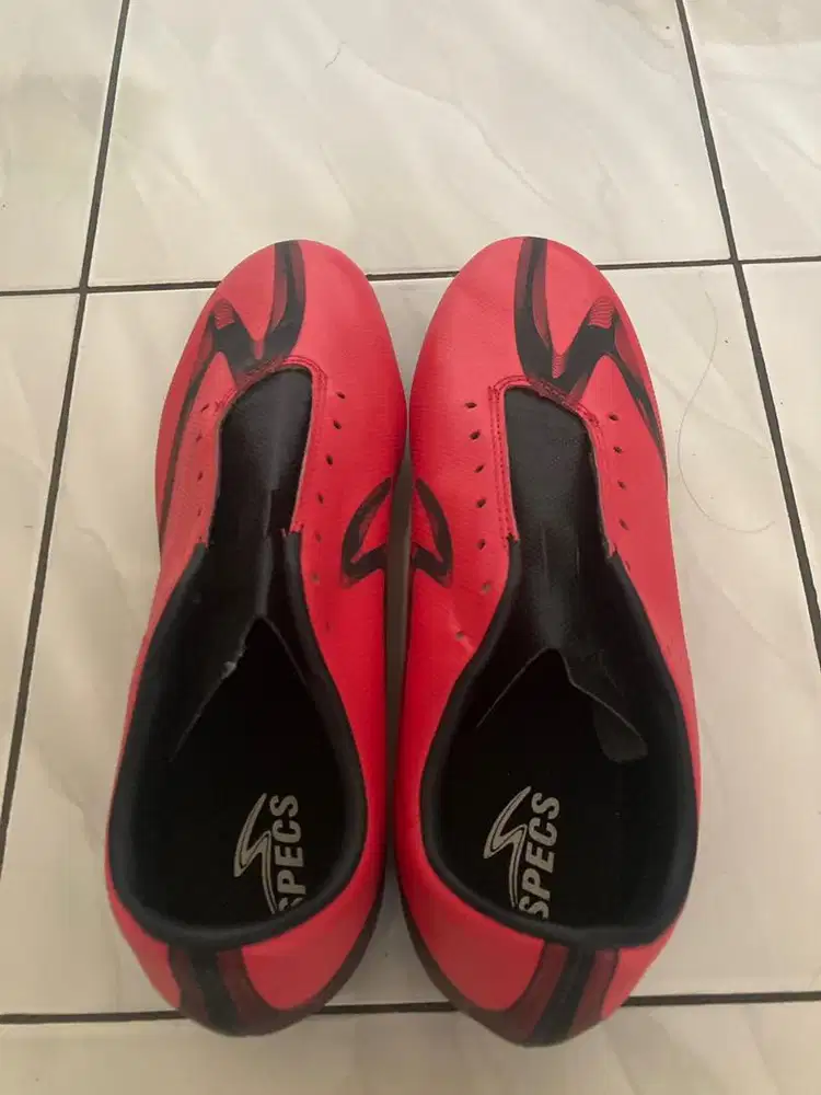 Sepatu Sepak Bola (No Box)