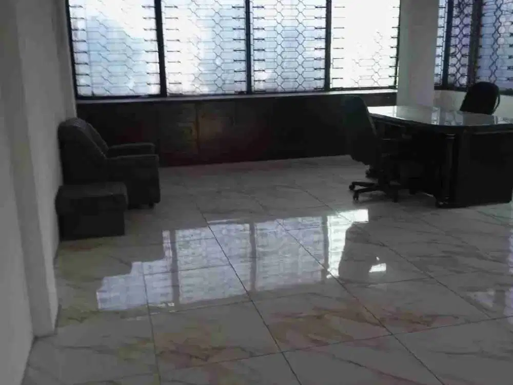 Disewakan Ruko 4 setengah lantai,posisi  Hook di Gunung Sahari Raya.Jakarta Pusat