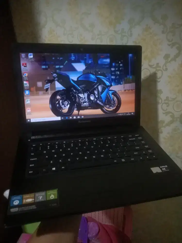 Lenovo G400 core i3 -3220M ram 8gb/500gb batre bagus no minus