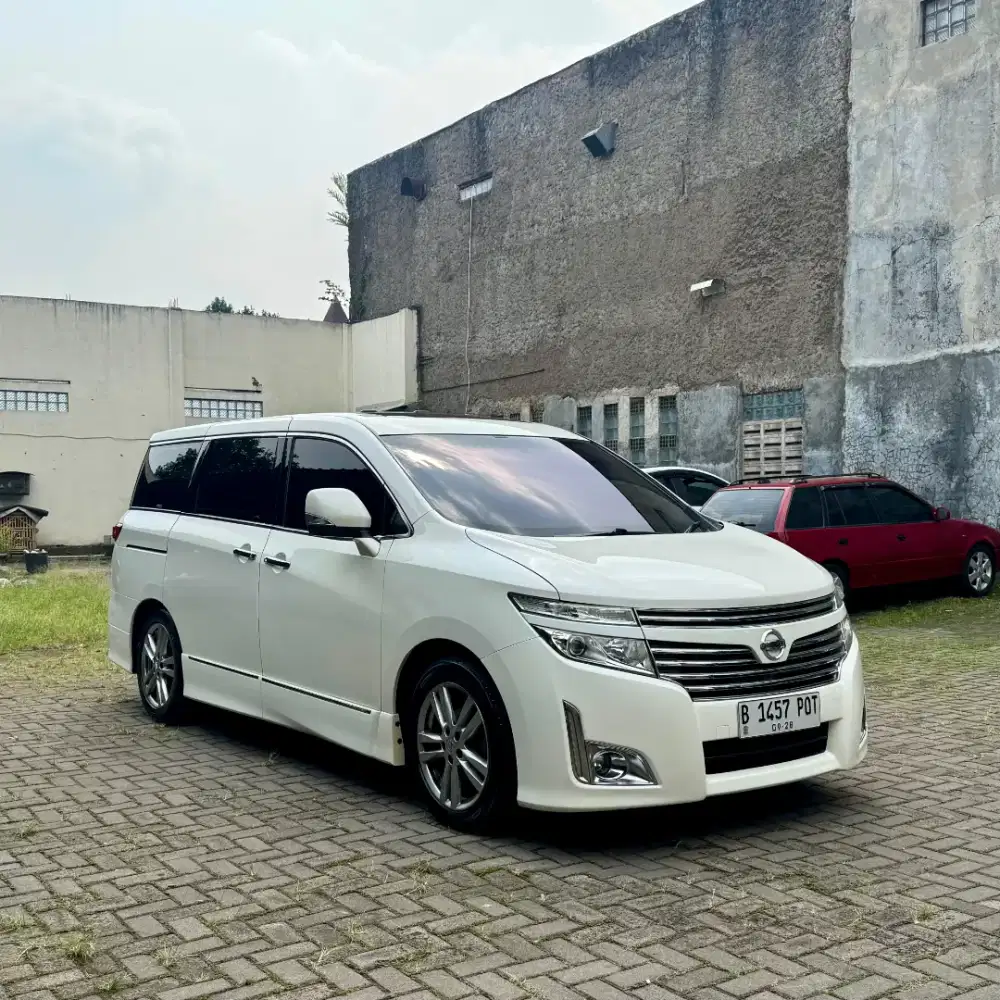 Dijual Cepat Nissan Elgrand Tahun 2011